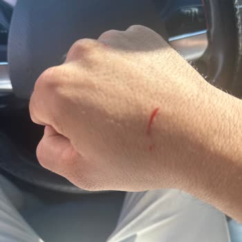 MNG Kargo MNG Siteler Hem Kargo Teslim Etmiyor Hem De Şubede Darp Ediyor.