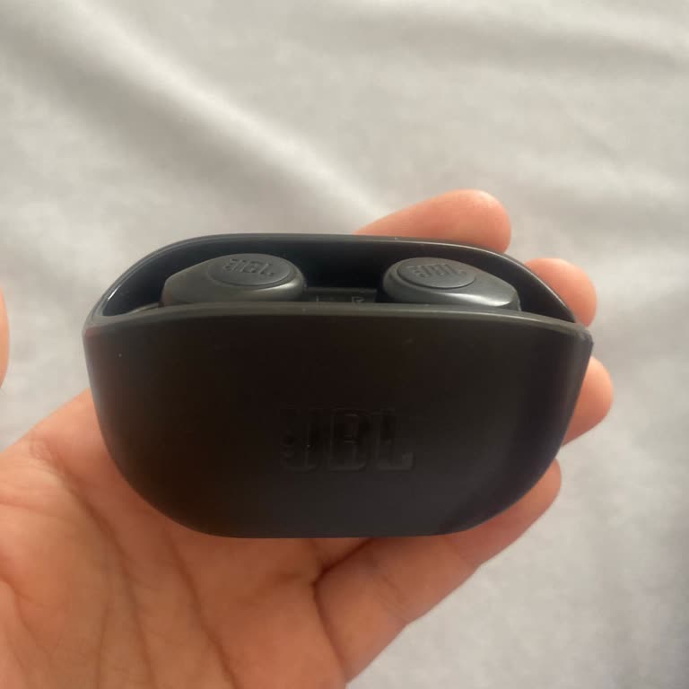 JBL Kulaklık 2 Ayrı Cihaz Olarak Görünüyor