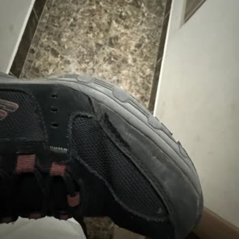 Skechers Dağınıklığı Ve Hatayı Müşteriye Yıkma