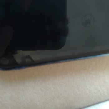 Hb Bilişim İphone X Ekranımda Leke Oluştu