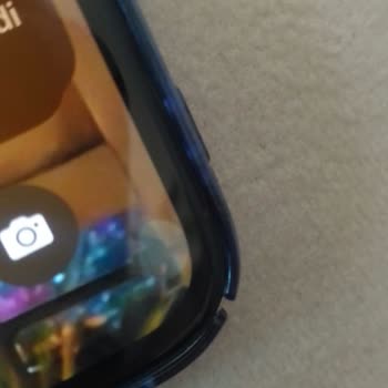 Hb Bilişim İphone X Ekranımda Leke Oluştu