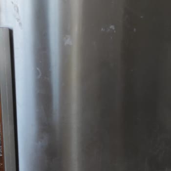 Profilo Buzdolabı Dışı Paslandı