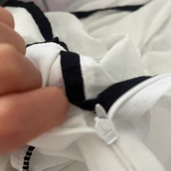 By Aybuke Fermuar Kısmı Sökük Ürün Gönderdiler