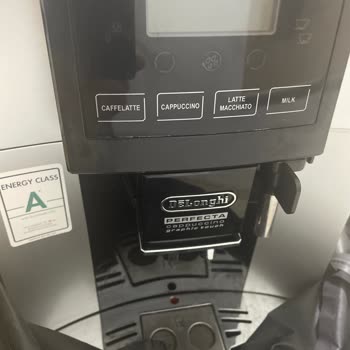 Delonghi Bir Buçuk Aydır Geri Dönüş Alamıyorum