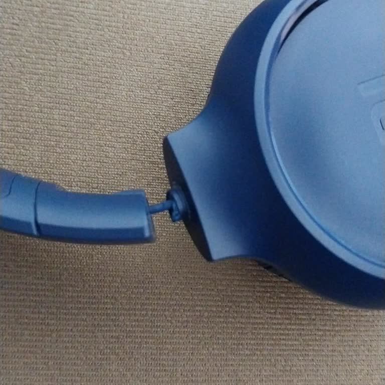 JBL 510bt Menteşe Kırık