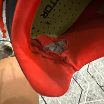 Adidas Markası Mağdur Eti