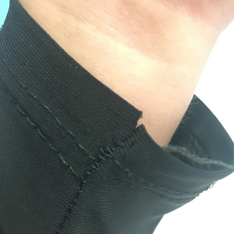 Butikahla (Instagram) Yeni Aldığım Takımın Kokusu Ve Kalitesi Hayal Kırıklığı Yarattı