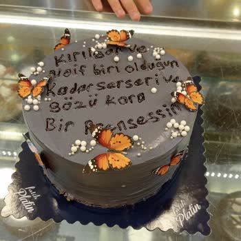 Platin Pastanesi Yanlış Pasta Ve Düşük Kalite Hizmet