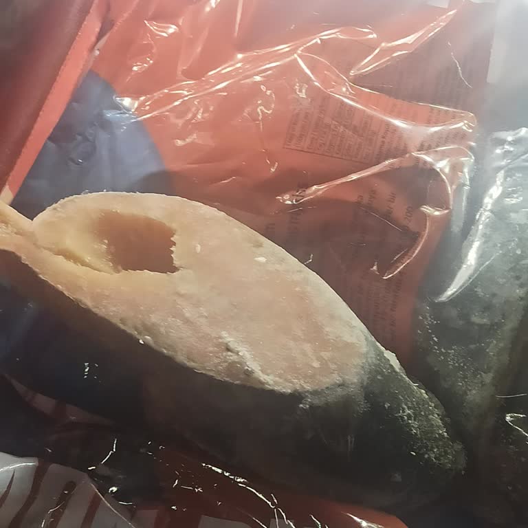 BİM Mağaza Çalışanı Ve Bozuk Paket Balık!