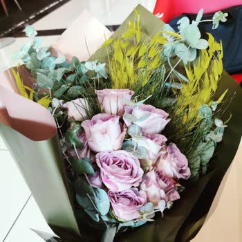 Taze Çiçek Verilen Siparişten Alakasız Ürünü Zamanında Teslim Edemiyor