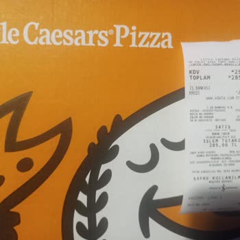 Little Caesars Kalitesiz Basit Bir 🍕 Pizza Yedik :)