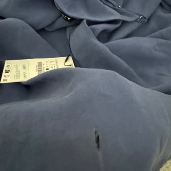 Zara'dan Aldığım Elbiselerde Sürekli Yırtık Sorunu