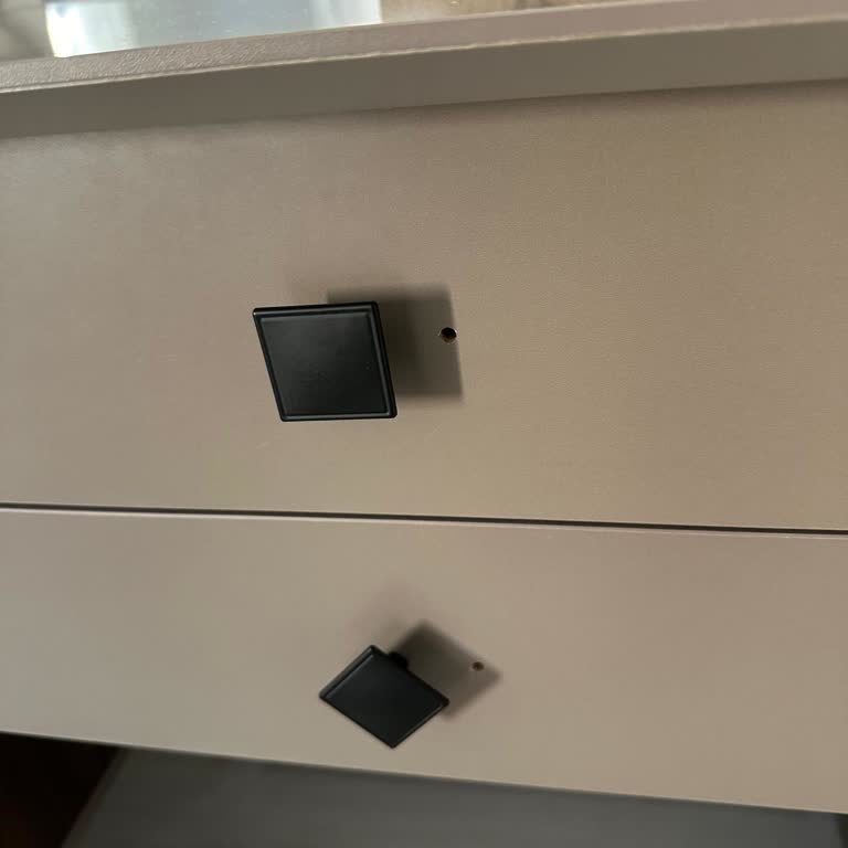 Onur Mobilya (Mersin) Teslim Ettiği Ürünün Eksik Parçasını Göndermedi