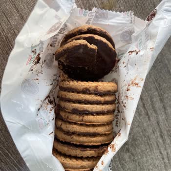 Torku Çikolatası Şekli Sıkıntılı Bisküvi