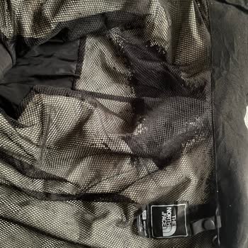 The North Face Yağmurluk Membranının Hızla Soyulması
