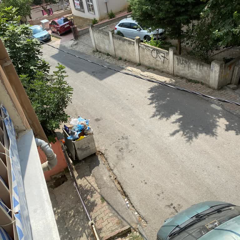 Kartal Belediyesi Mahalledeki Çöp Ve Temizlik Sorunu