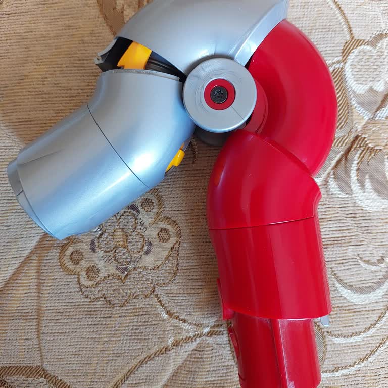 Dyson V12 Süpürge Oynar Borusu Takılı Kaldı