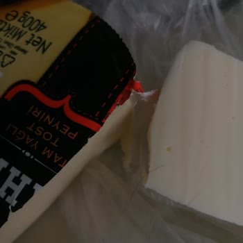 Ahir Marka Kaşar Peynirinden Kıl Çıktı