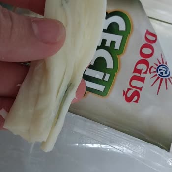 Hakmar Gıda Pendik'te Satın Alınan Çeçil Peynirinde Küflenme Sorunu