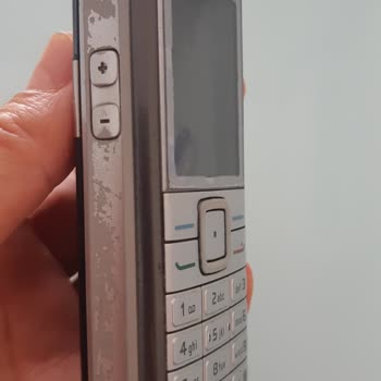 Sesel İletişim Hurda Ve Bozuk Telefon Gönderdiler