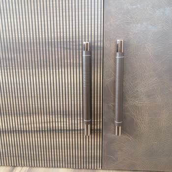 Esme Alışveriş Merkezi Konsol Kapakları Farklı