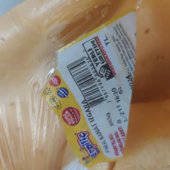 Erpiliç Kanat Ve Butların Üzerindeki Tüyler Yolunmamış