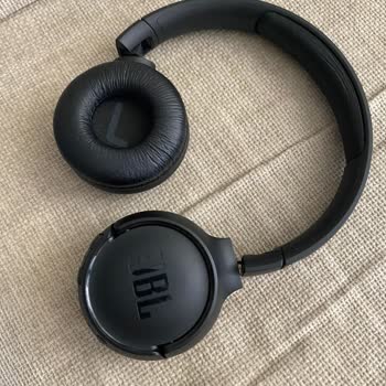 JBL Kablosuz Kulaklık Dönme Yerinden Koptu