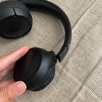 JBL Kablosuz Kulaklık Dönme Yerinden Koptu