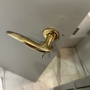 Horrible Experience with Otelz.com Booking – Completely Different Room Than Promised