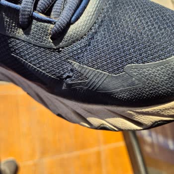 Skechers Kalitesiz Üretim Materyali Olduğunu Kabul Etmedi