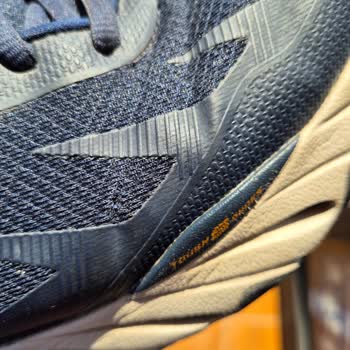 Skechers Kalitesiz Üretim Materyali Olduğunu Kabul Etmedi