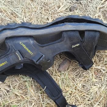 FLO'dan Alınan Lumberjack Sandalet Taban Yapışkanı Attı