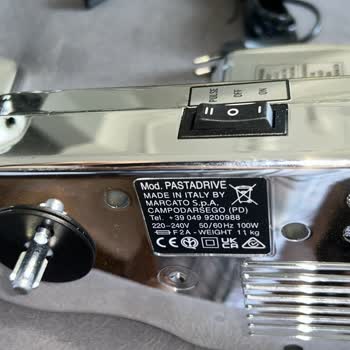 Boyner Elektrikli Erişte Makinesi Çizik Ve Soyulmuş