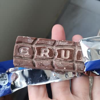 Nestle Crunch Bozulmuş Çikolata