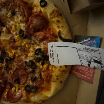 Domino's Pizza Gelen Pizzada Çıkarılmayan Malzeme