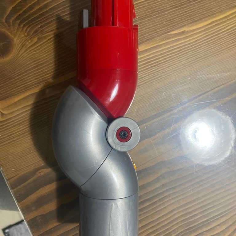 Dyson Garanti Kapsamında Olan Cihazın Parçasına Ücret Talep Ediyor
