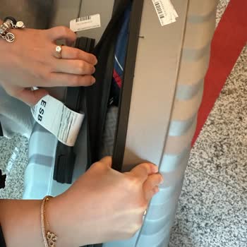 AJet Uçuş İptali Ve Valiz Hasarı Nedeniyle Yaşanan Mağduriyet