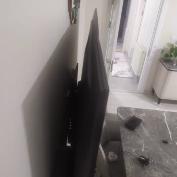 Teleskop Televizyonun Sol Üst Köşesinde Göçük Problemi Ve Satıcıdan Yardım Beklentisi