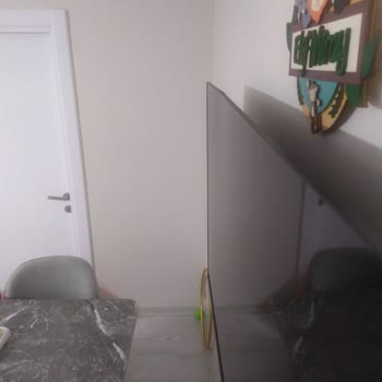 Teleskop Televizyonun Sol Üst Köşesinde Göçük Problemi Ve Satıcıdan Yardım Beklentisi