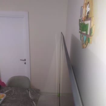 Teleskop Televizyonun Sol Üst Köşesinde Göçük Problemi Ve Satıcıdan Yardım Beklentisi