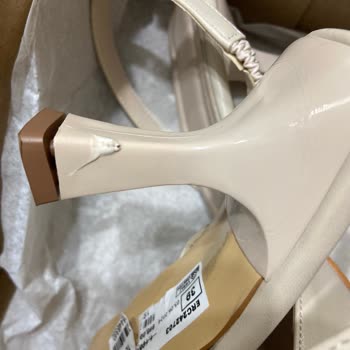 Ataköy Ayakkabı Topuğu Kırık Ve Çıkık Ayakkabı Ataköy