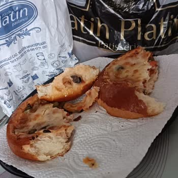 Ufuktepe Platin Pastanesi Poğaça Da Böcek Var