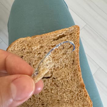 UNO Ekmeğinden Yabancı Cisim Çıktı