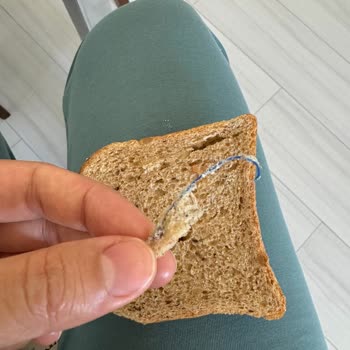 UNO Ekmeğinden Yabancı Cisim Çıktı