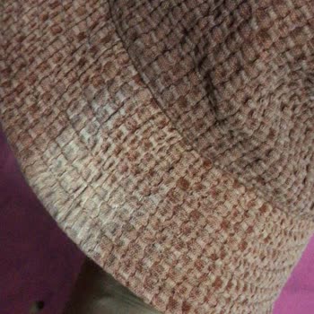 Mango Şapka Çeşme Suyuyla Renk Attı