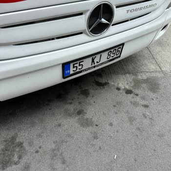 Genç Turizm Aracın Hortumundan Gelen Pis Sular Çantalarımı Mahvetti