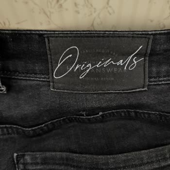 HLT Jeans Jeans Pantolon Yırtılması Sürekli Aynı Yerden