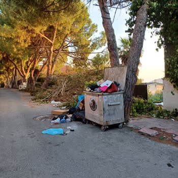 Kartal Belediyesi Temizlenmesi Acilen Gerekli Çöpler