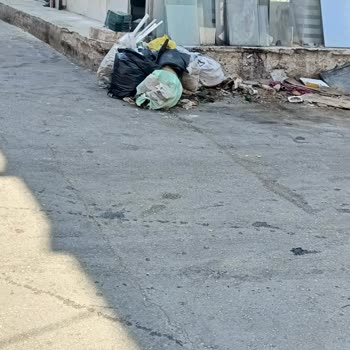 Buca Belediyesi Çöpçüleri Çöpleri Toplamıyor