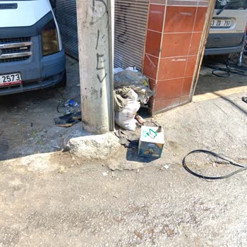 Buca Belediyesi Çöpçüleri Çöpleri Toplamıyor